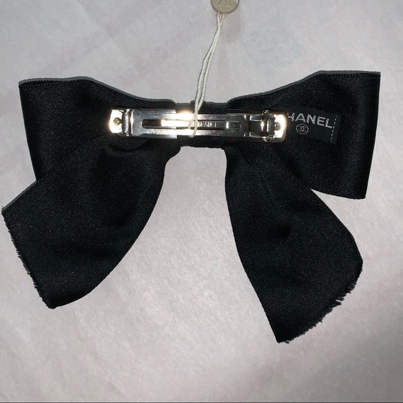CHANEL hand wrapped silk BOW with barrette back HAIR ACCESSORY - Picture 2 of 9